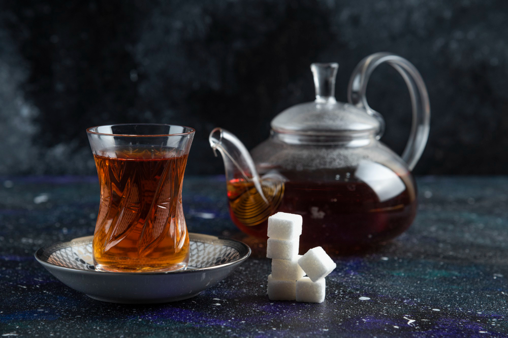 teapot glass tea with sugar